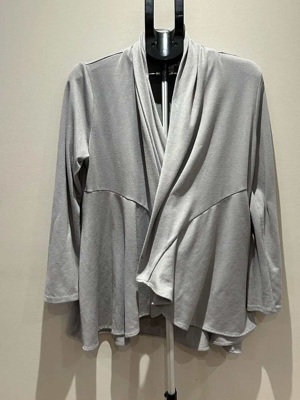 John Paul Richard Women's size Large Gray Cardigan - Picture 1 of 3